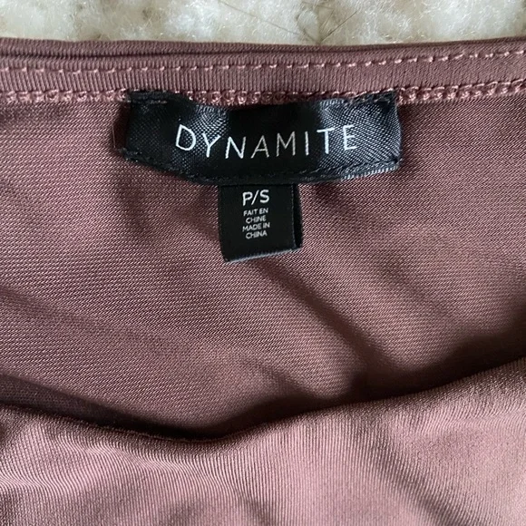 2 for 20$ 🤎 Dynamite Sculpt Crew Neck Twisted Top​ - Picture 3 of 3